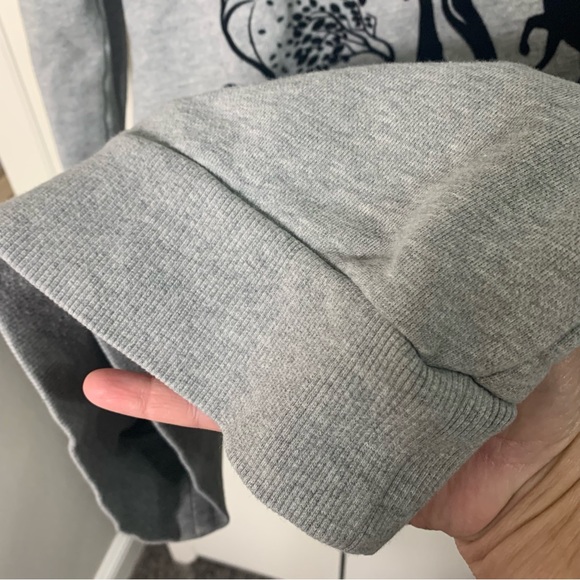 Tout a Coup Animal Tree Graphic Extra Long Sweatshirt - Picture 7 of 13